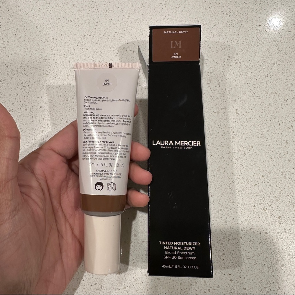 NEW 6N Umber Laura Mercier Tinted Moisturizer Natural Dewy SPF 30 45mL/1.5fl oz - Picture 7 of 8
